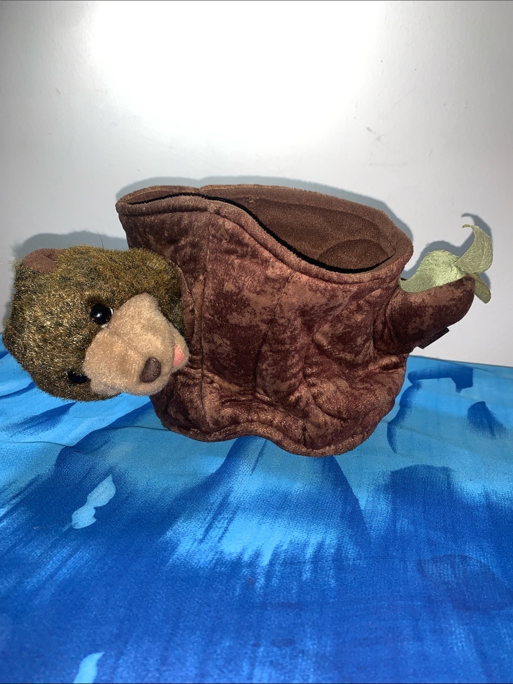 Folkmanis Puppets Plush Bear Tree Trunk Pouch - Brown with Green Leaf